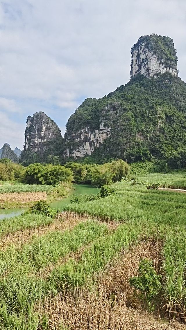 心曠神怡，是治癒一切的良藥  住進一片遼闊裡，煩惱自然就消失了  為什麼站在畫山雲野的窗前，人會不自