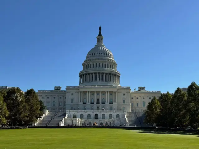 Washington, D.C. | A place full of sunshine, blue skies, and greenery