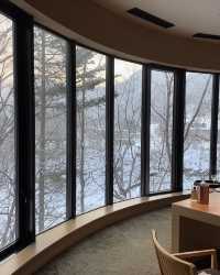 雪景溫泉天花板在這