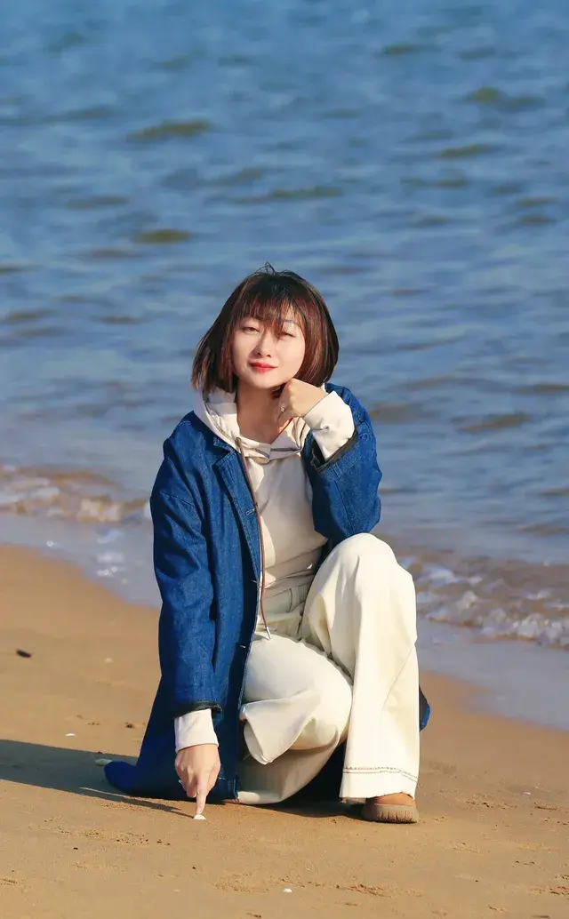 冬季秦皇島海邊這樣穿，包出片兒！