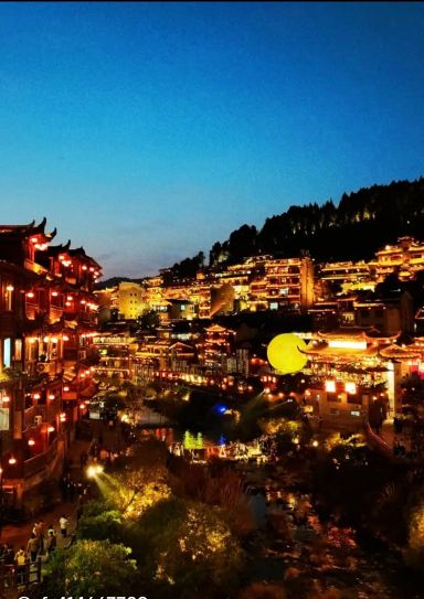 芙蓉鎮は本当に写真映え抜群！夜景＋滝＋古い街並みの一括攻略 | Trip