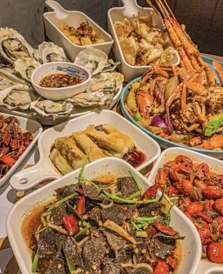 A must-stay in Kunming! This French-style art hotel combined with a crab feast is incredibly therapeutic.