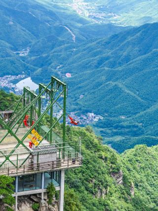Summer escape in Jiangsu, Zhejiang, and Shanghai! Come to this cliffside park!