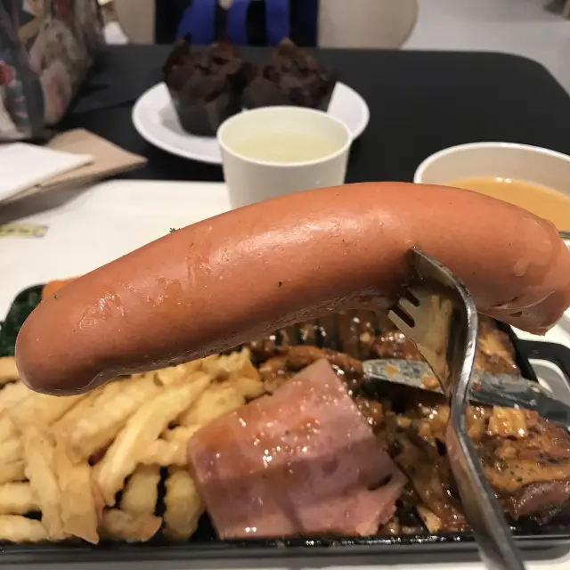 IKEA goes Chinese food