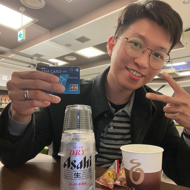 成田機場4樓貴賓室，持JCB卡免費使用！
