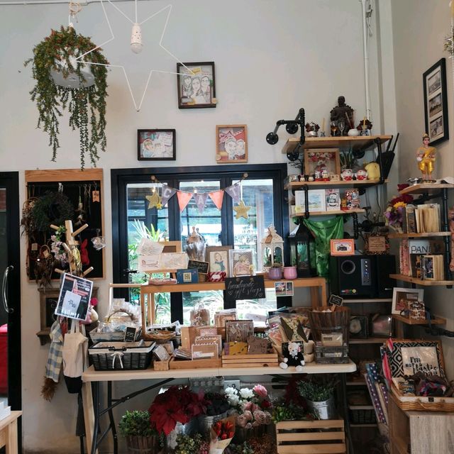 Oasis Handmade Cafe' คาเฟ่สุดน่ารักกลางเมืองพังงา