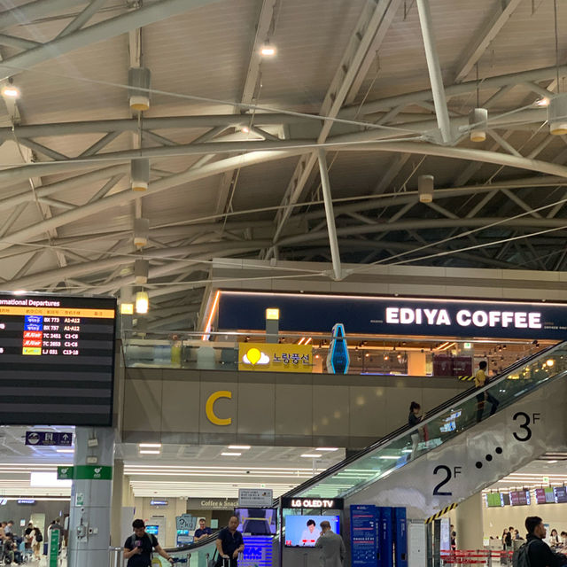 金海空港の中にEDIYA COFFEE！