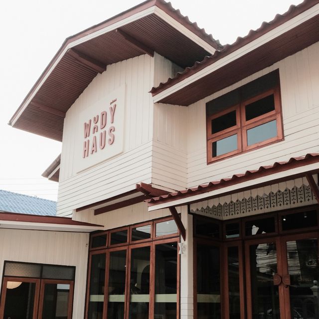 Woody haus cafe 🏠✨ 