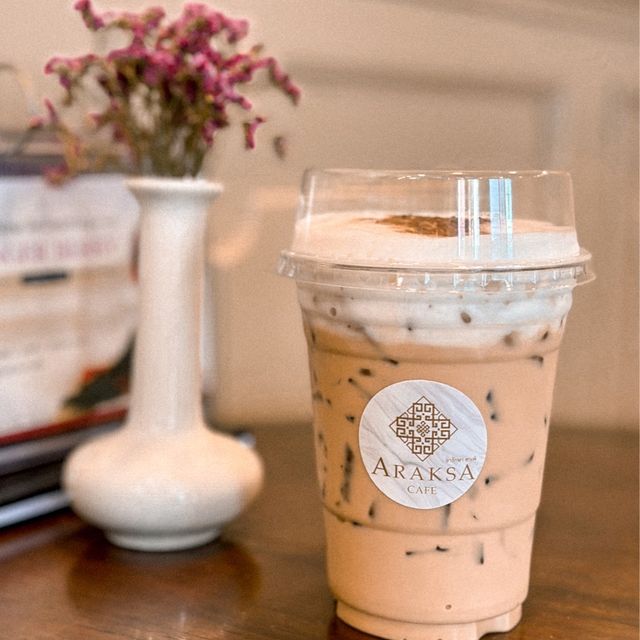 อารักษา คาเฟ่ ร้านกาแฟ ในวัดเจดีย์หลวง