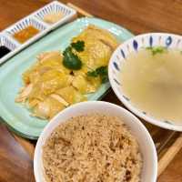 又嚟啦～高回訪值 人氣海南雞飯🐥