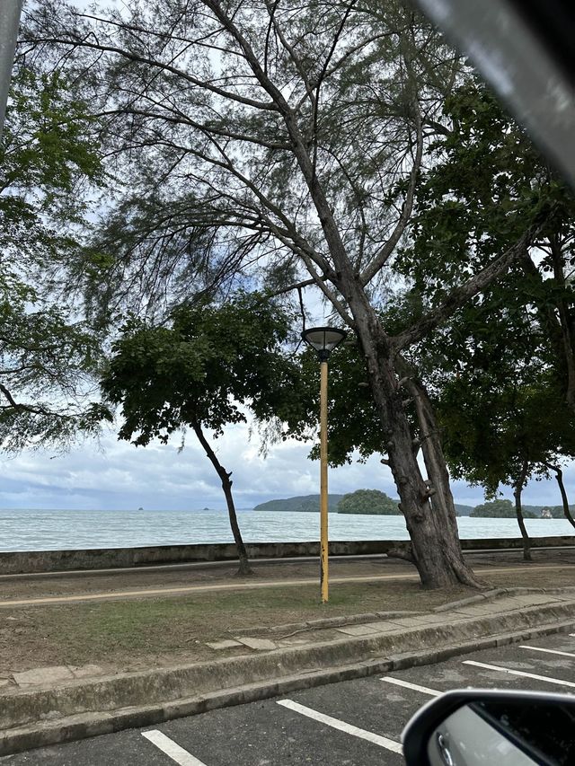 เที่ยวหาดนพรัตน์ธารา ถ่ายรูปกับหอยยักษ์ 🐚