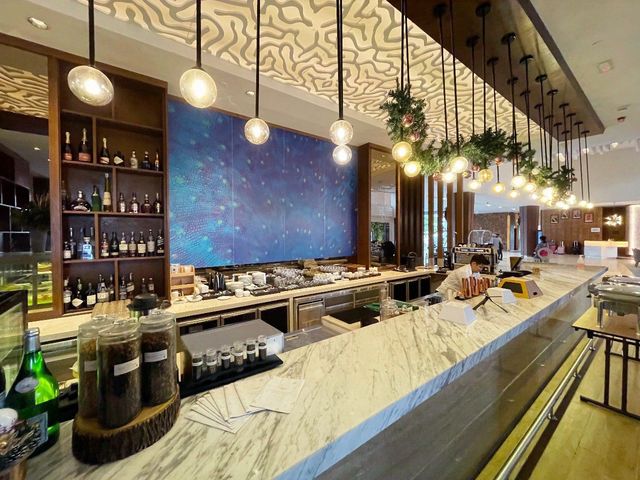Cosy lobby bar