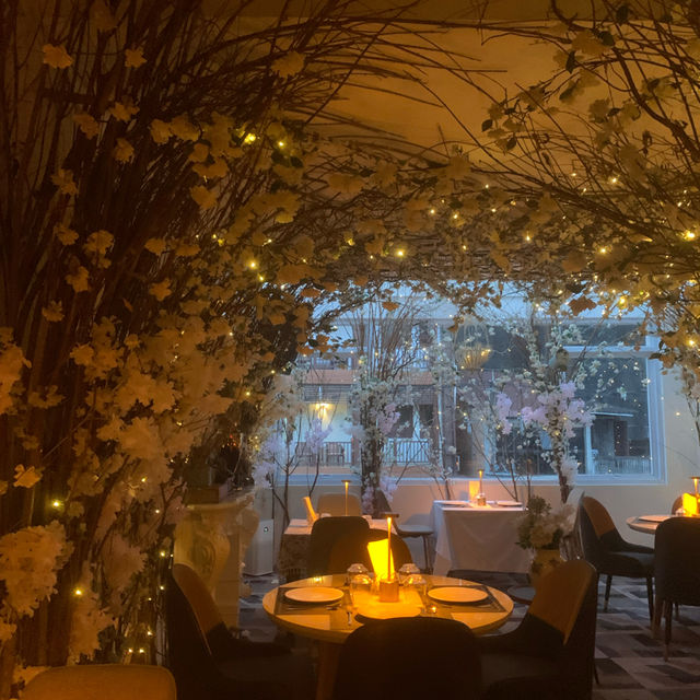 The Hounge   Restaurant เวียงจันทน์