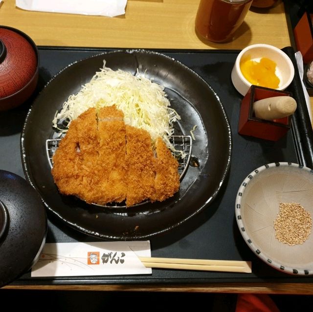 奈良商店街美味的炸豬排【 とんかつ がんこ 頑固豬排
】