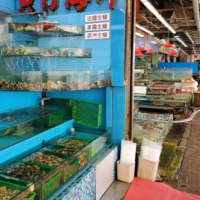 嘩！游水海鮮種類多，好正呀喂~