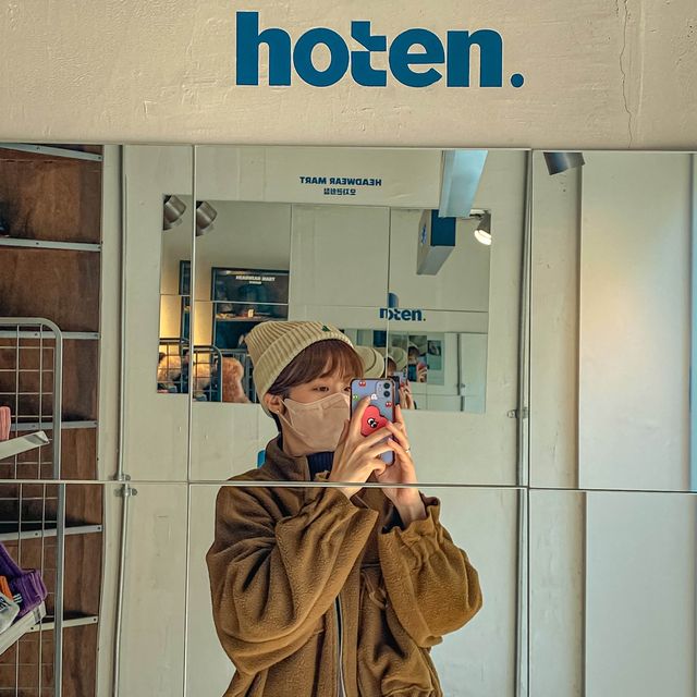 홍대 뒷골목 힙한 모자가게
