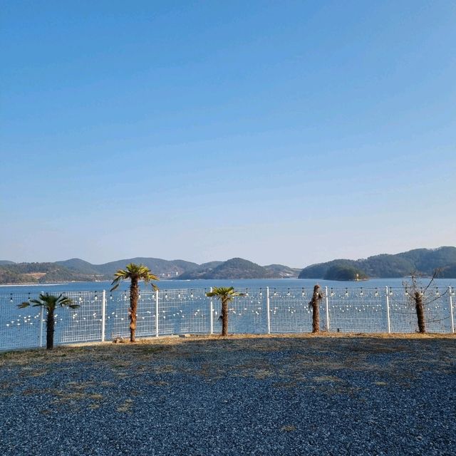  바다뷰보면서 스파가능한 '거제 레인보우 키즈 풀빌라 '