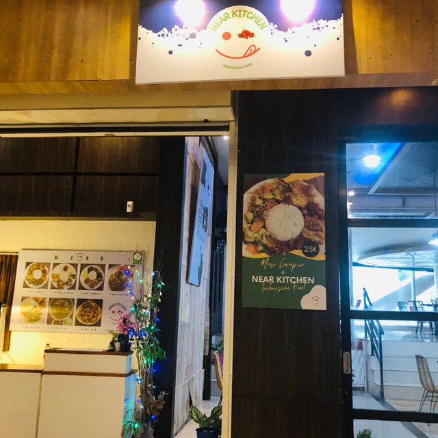 庫塔力寶廣場氣氛優雅的餐廳：Near kitchen
