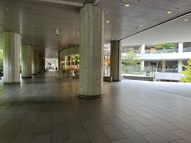 東京・西新宿。複合文化施設『東京オペラシティ』を散策。