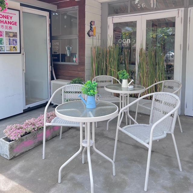 OON POSHTEL & CAFE