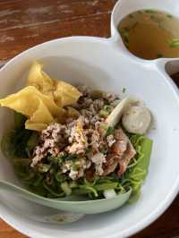 ร้านบะหมี่ร้านดังย่านนครนายก โดยโหน่ง ชะชะช่า