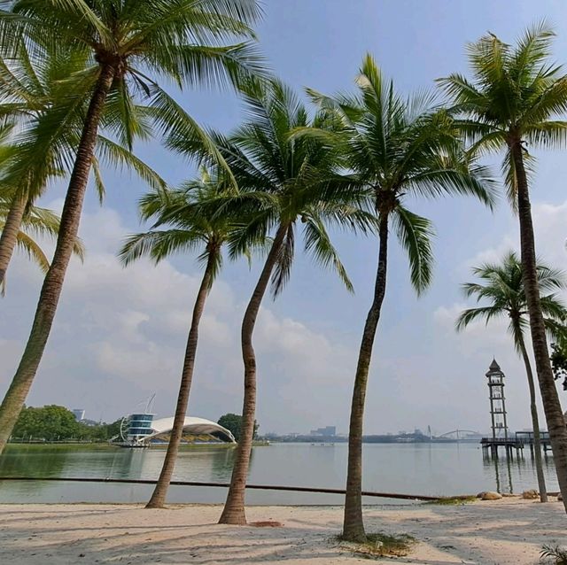 THE BIGGEST MAN MADE LAKE: PUTRAJAYA LAKE