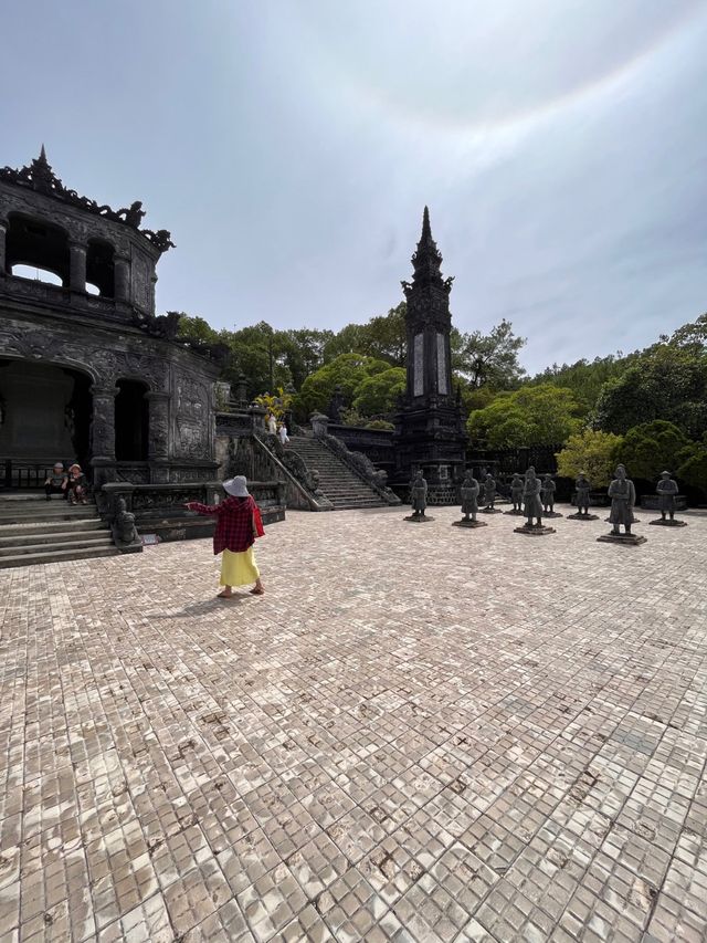 【ベトナム】一生に一度は行きたい！贅を尽くした帝廟✨