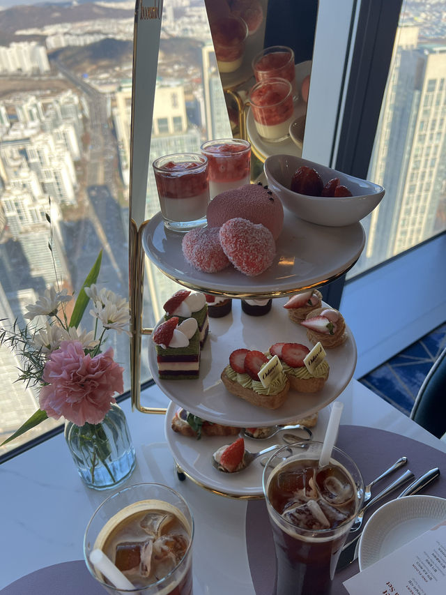 발랜타인데이때는 딸기애프터눈티 ‘파노라믹65 카페‘🍓