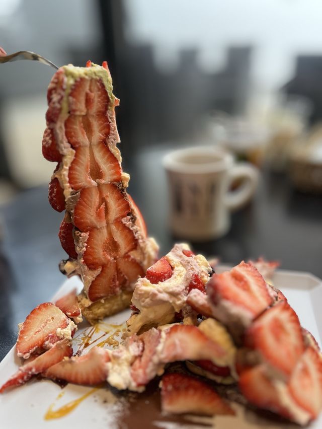 【福岡カフェ】期間限定のおにもりいちごタルト🍓驚くこと間違いなし🍓