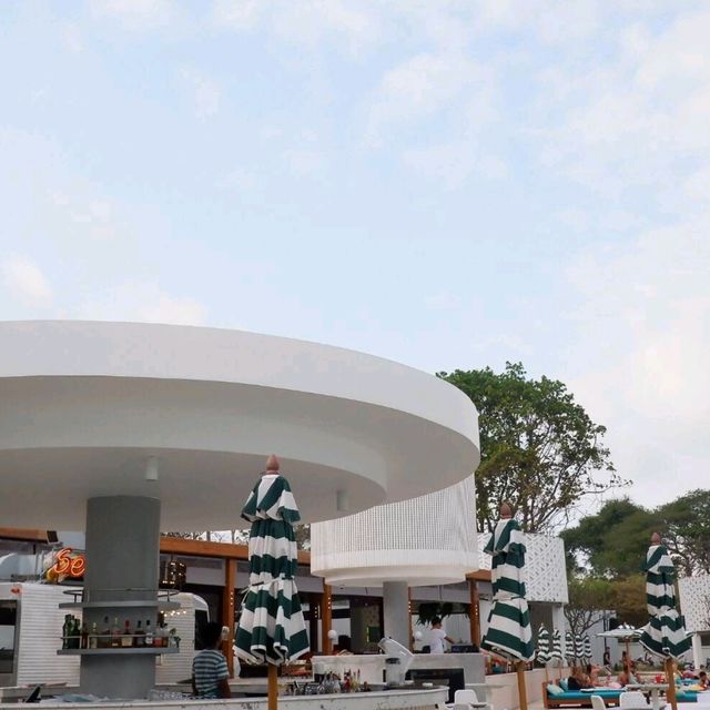 Seen beach club