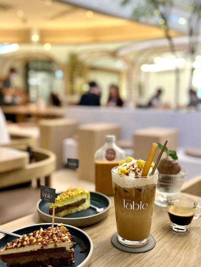 假日跟姨媽來個慢活下午茶吧☕️💕