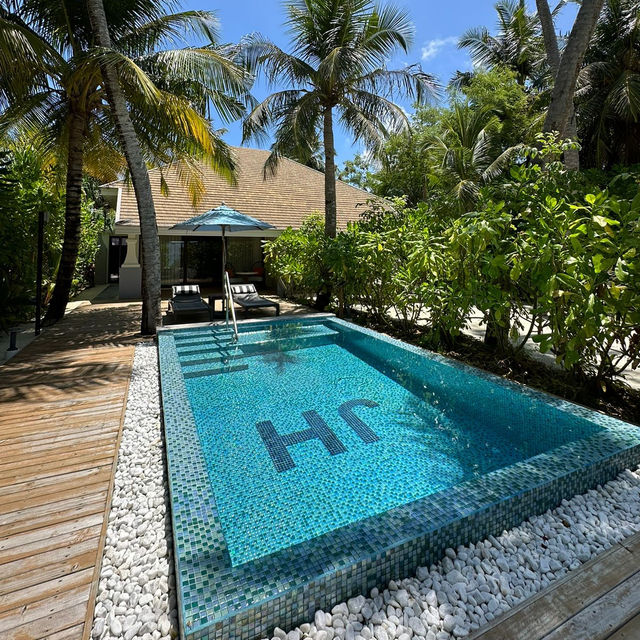 Indulge in sophisticated luxury in Maldives 