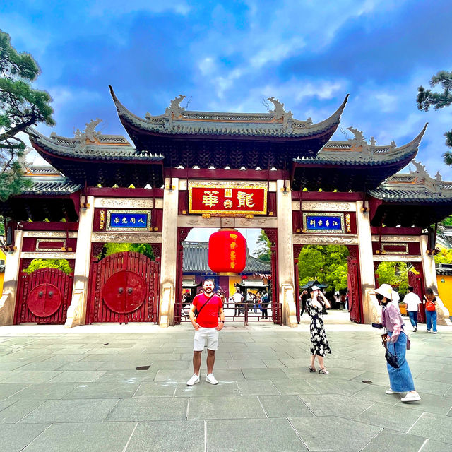 🙏🏰 Discover Serenity at Longhua Temple! 🌸🕉️