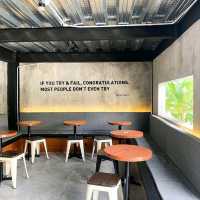 UNKNOWN | COFFEE & FOOD FUTURISTIC SOLO