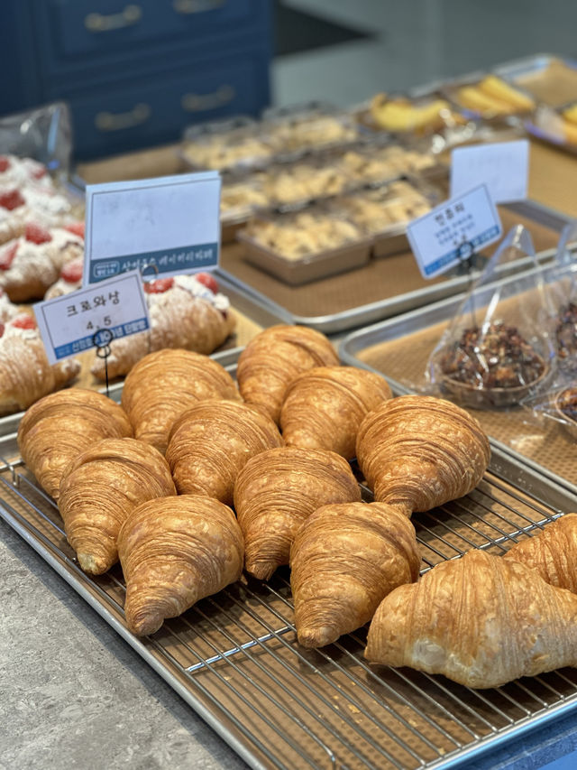 💙프랑스빵을 한국적으로 🥐 재해석한 포천 K감성 대형 베이커리 카페 투어 추천