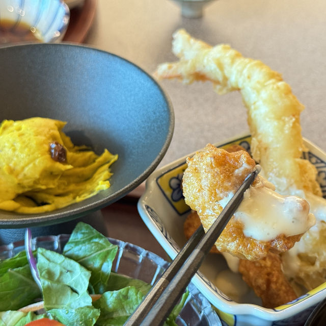 현대백화점에 위치한 신촌 맛집 초밥