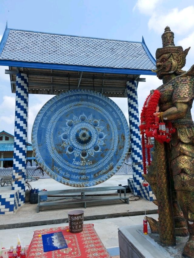 ชมโบสถ์เซรามิกสีน้ำเงิน วัดปากน้ำแขมหนู จันทบุรี