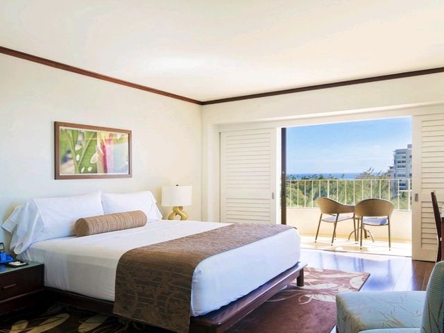 🌄 Volcanic Views at Lotus Honolulu 