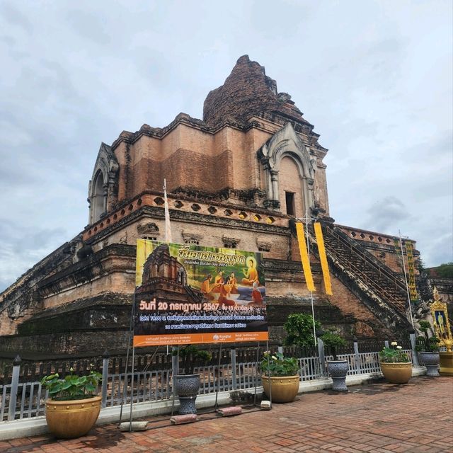 กราบพระแก้วหยก ขอพรกุมภัณฑ์ 📍วัดเจดีย์หลวง