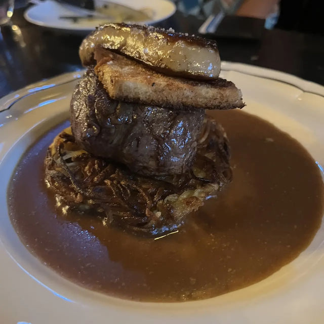 Experience Authentic Parisian Dining🇫🇷