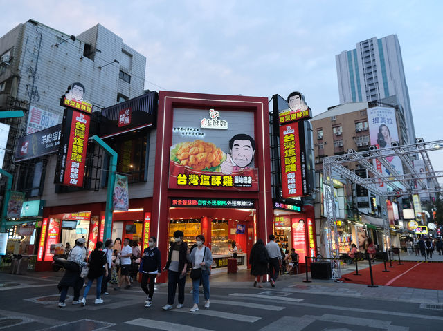 ตลาดกลางคืนซีเหมิน (Ximending Night Market)