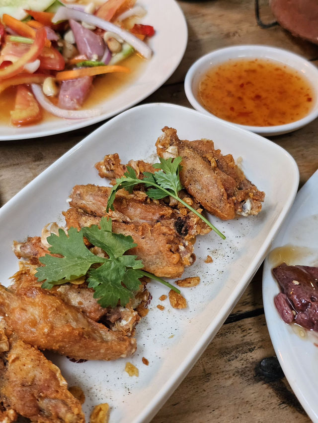 ร้านลับ จัดจ้านย่านหางดง ครัวเสวะนา เฮฮา 🍲  ร้านลับ จัดจ้านย่านหางดง ครัวเสวะนา เฮฮา 🍲