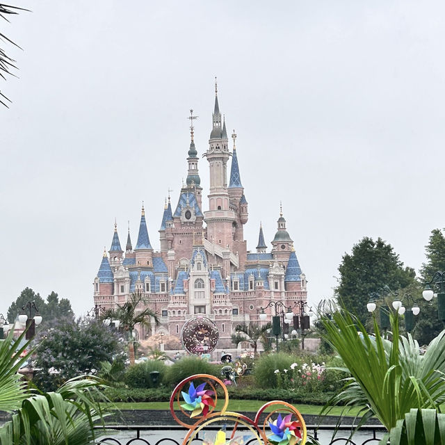 A Magical World Awaits: Experience the Enchantment of Shanghai Disneyland