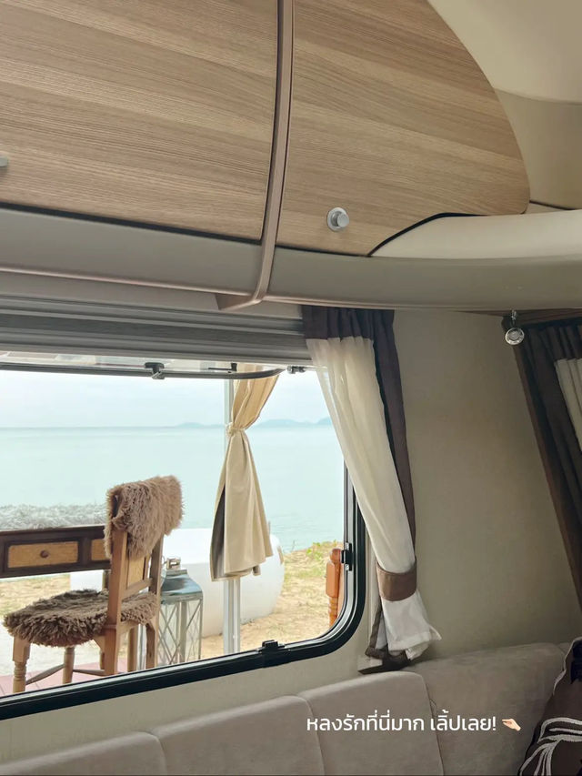  🚌   🌤️ หนีความวุ่นวายไปนอนรถบ้านติดทะเล