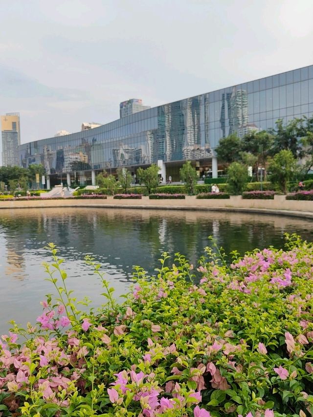 ปั่นจักรยานในสวนสาธารณะกลางกรุง