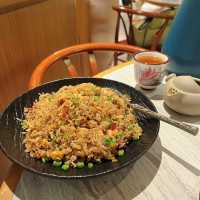 走進古雅的上海名居。細味經典上海美食