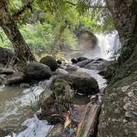น้ำตกเหวสุวัต Khao Yai National Park. 
