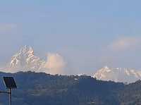 「博卡拉費瓦湖畔街道雪山🏔️魚尾峰美景，見到就會好運降臨」