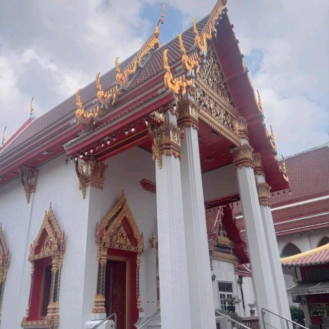 วัดชื่อแปลก วัดพระพิเรนทร์✨️