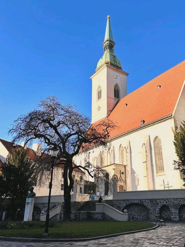 Discover the Charming Beauty of Bratislava, Slovakia 🇸🇰